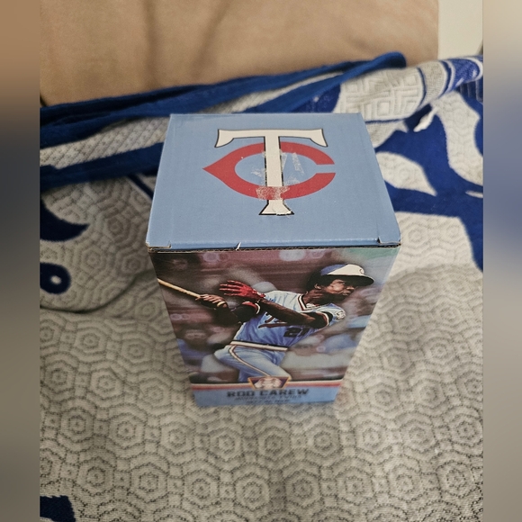 *RARE 2017 Minnesota Twins Rod Carew 1977 AL MVP SGA Bobblehead, NEW IN BOX! - Picture 7 of 7